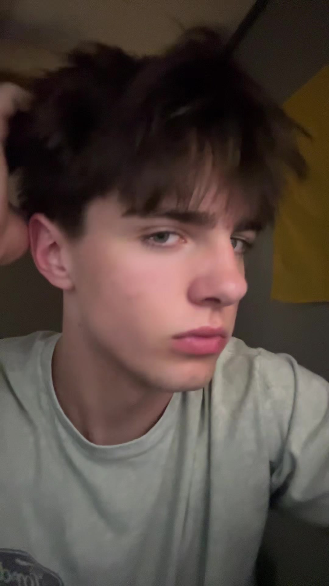 @️