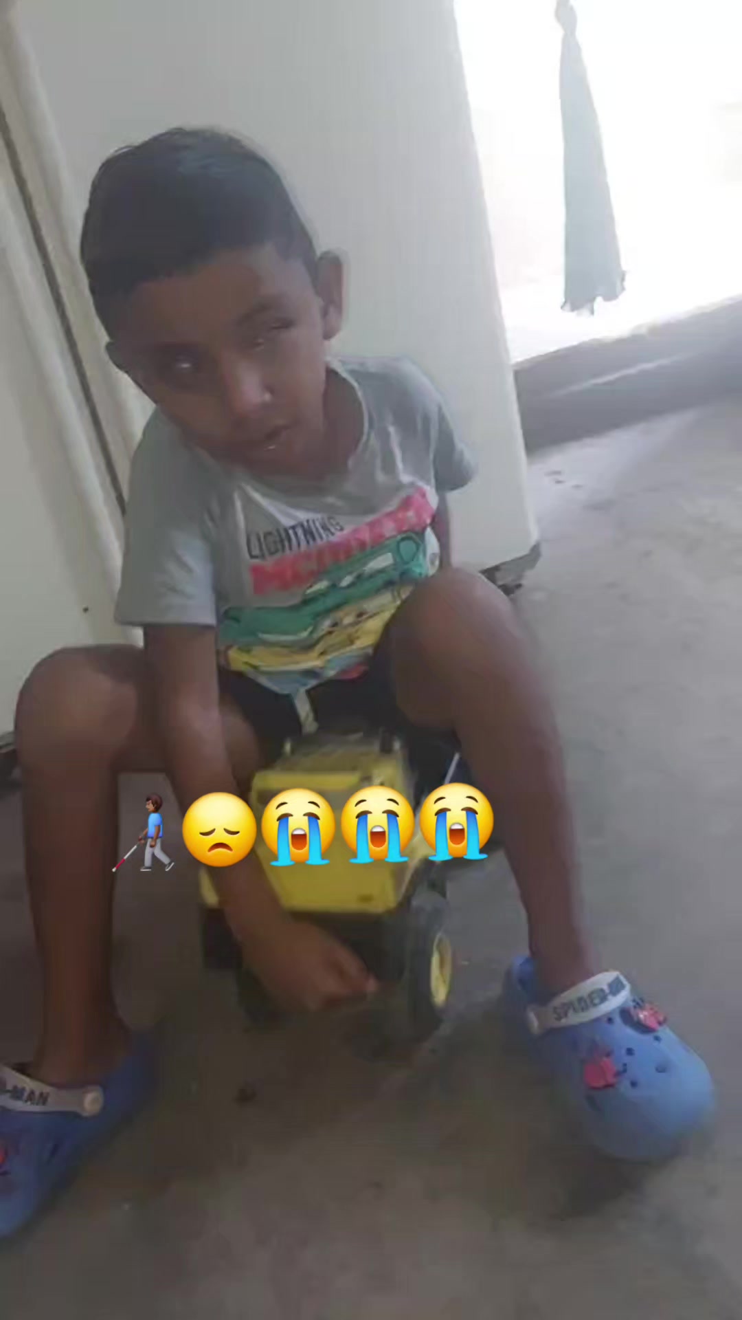 @👨🏽🦯➡️Dilan niño ciego💧