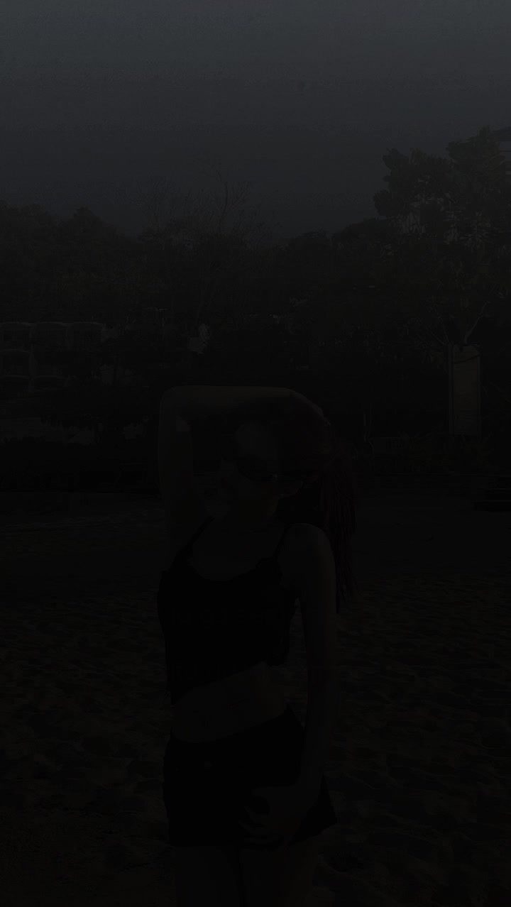 @⃟