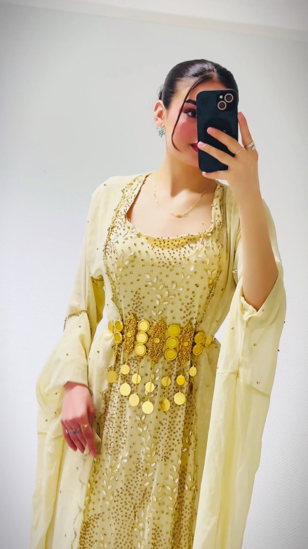 @Ayosh_Couture