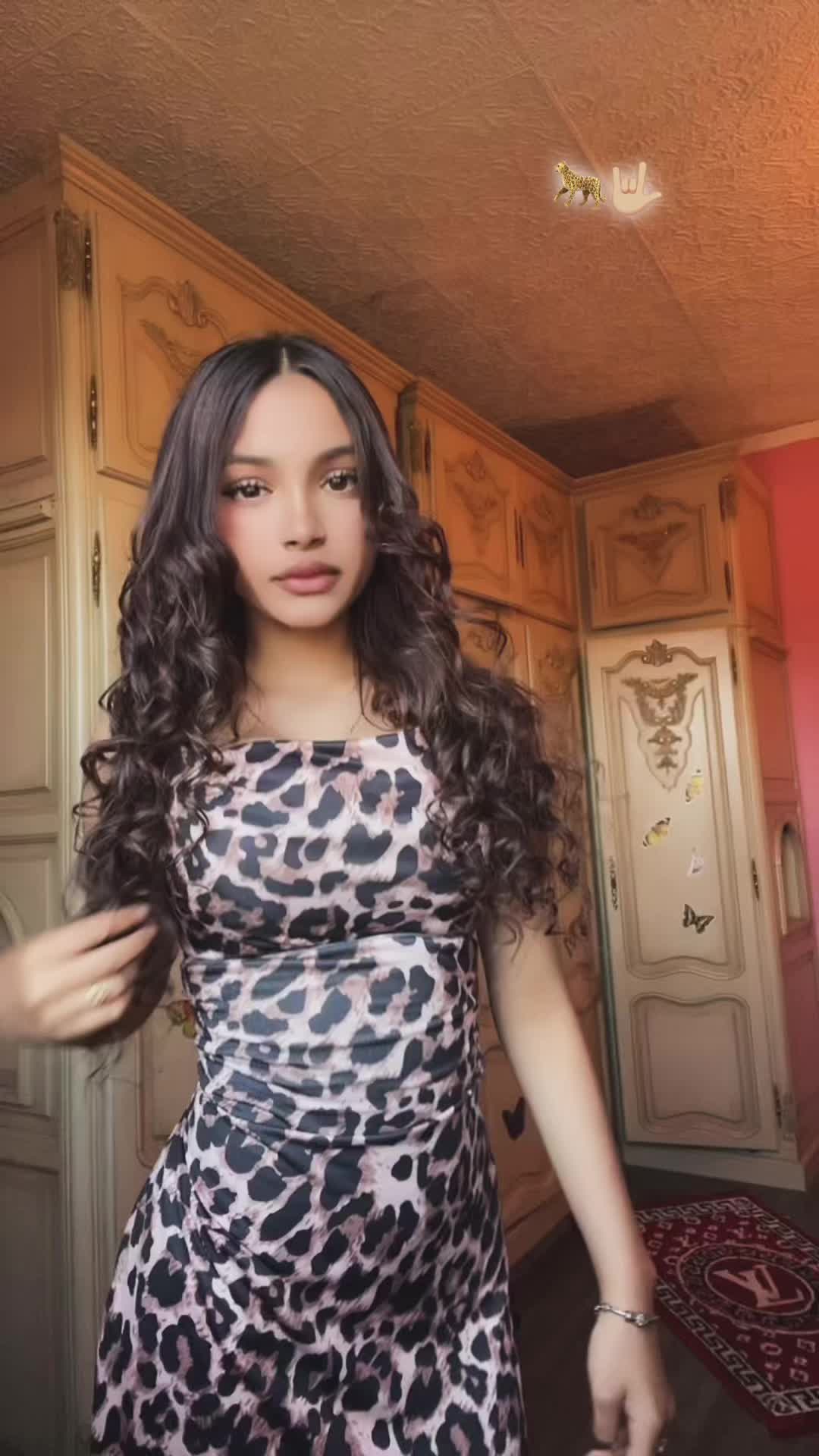 @𝐌𝐞𝐥𝐥𝐲𝐲&bull;🐝