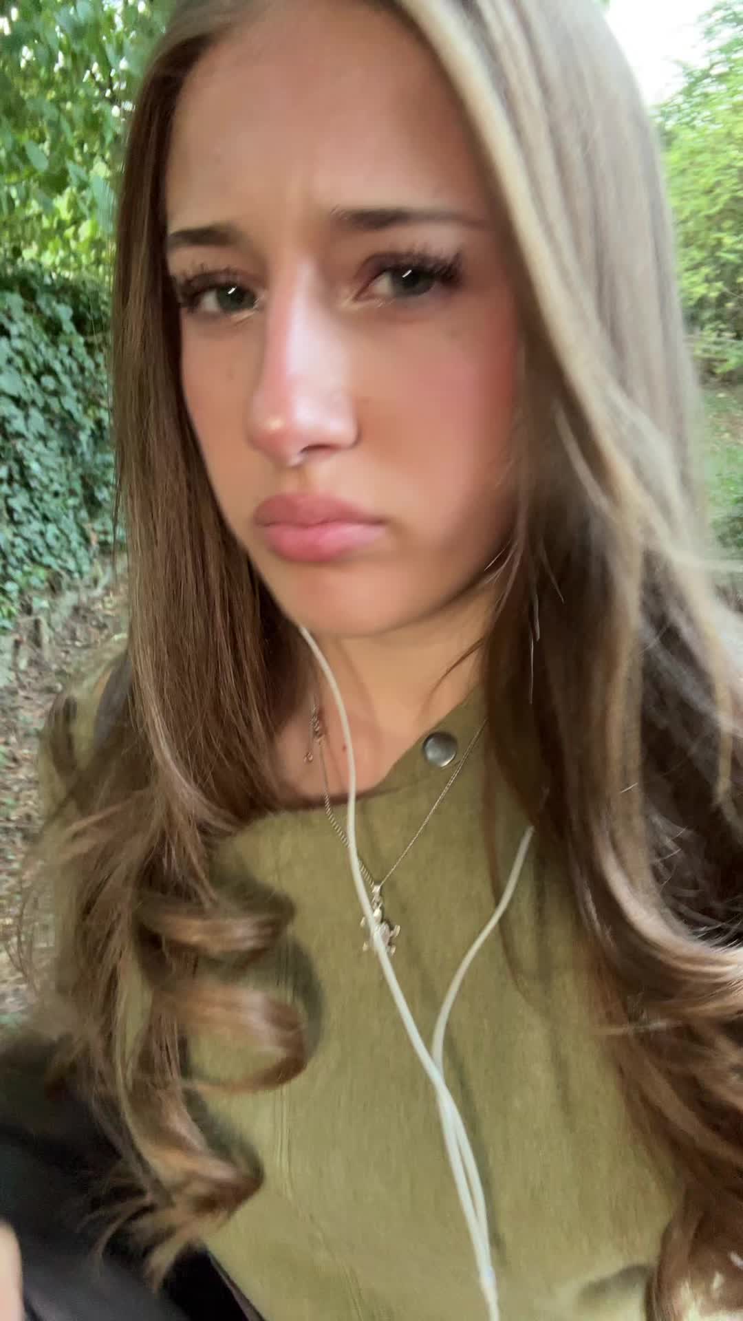 @⃟