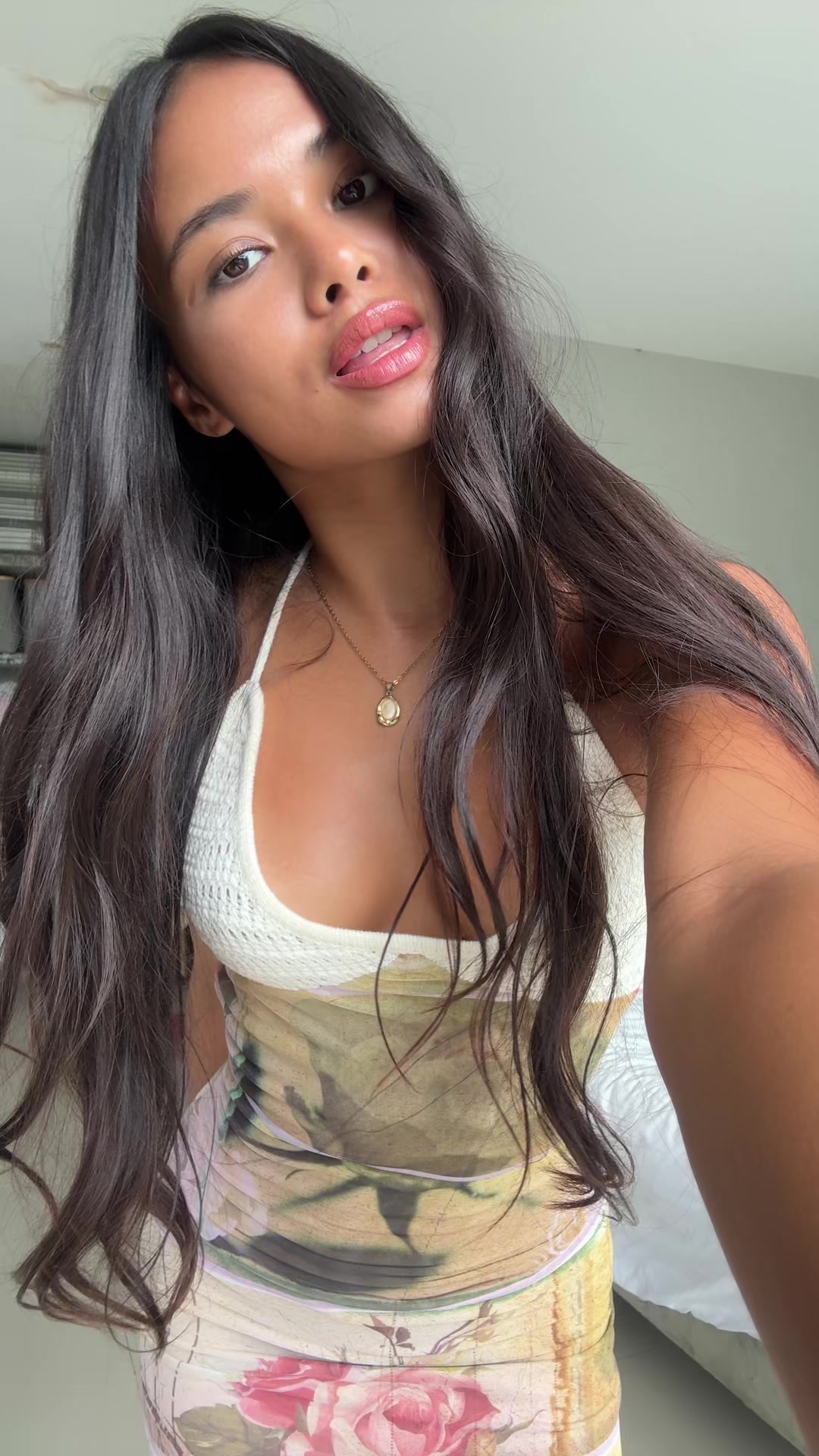 @itslararaes