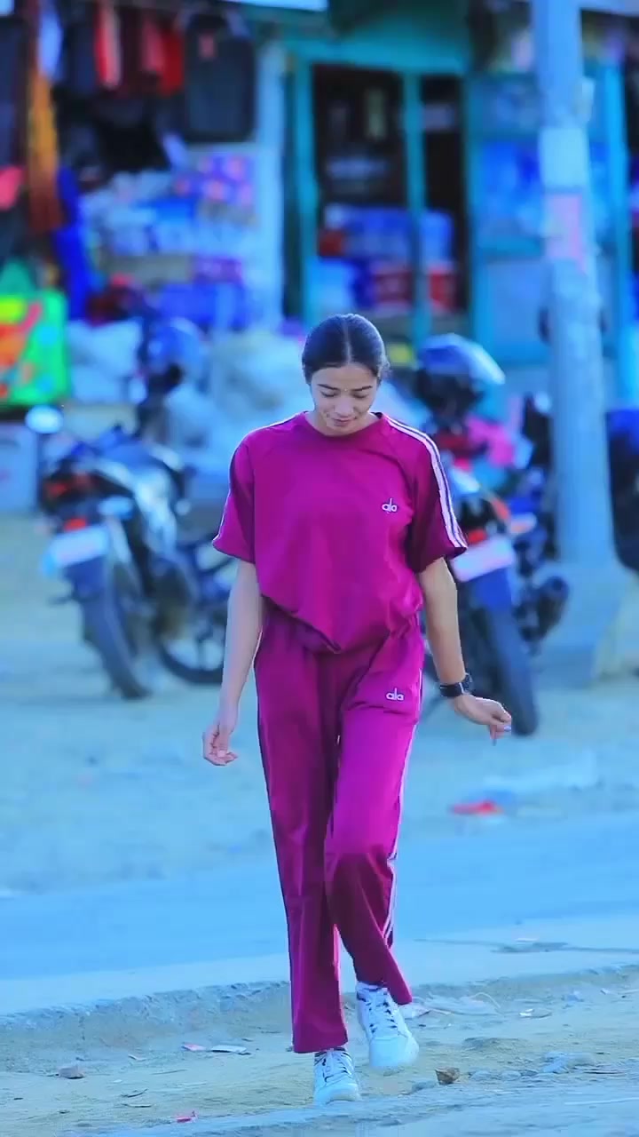 @Aaruuu😘🦋