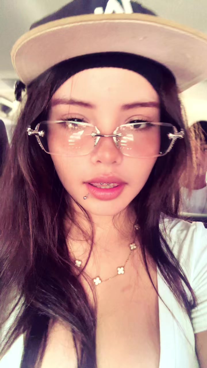 @Tisayyy.