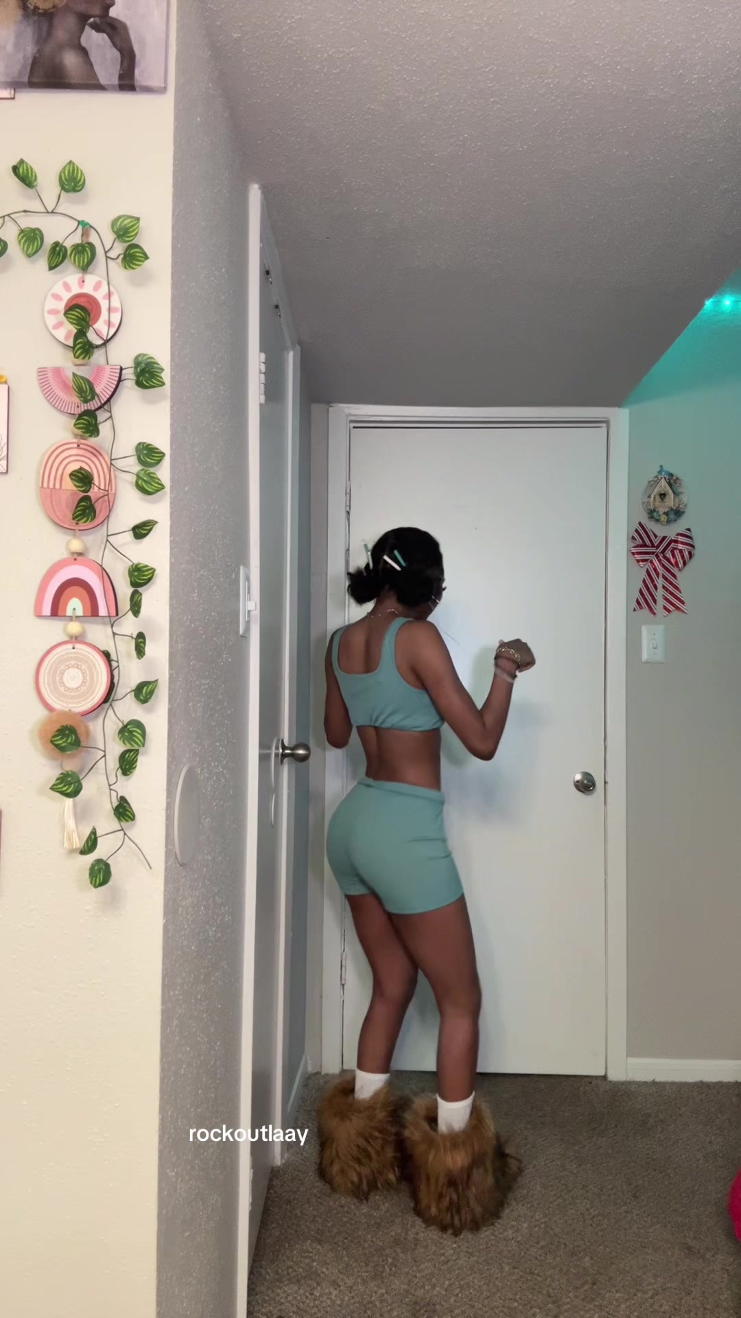 @rockoutlaay