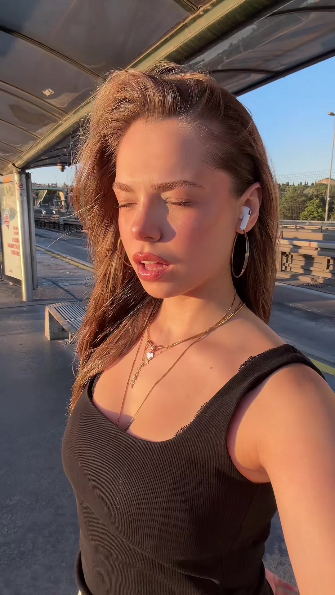 @!
