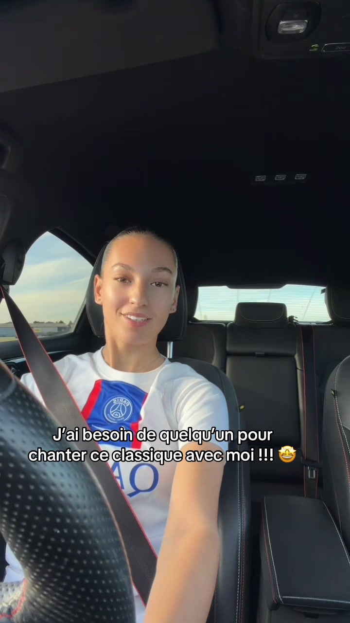 @Chlo&eacute;D&D🐺
