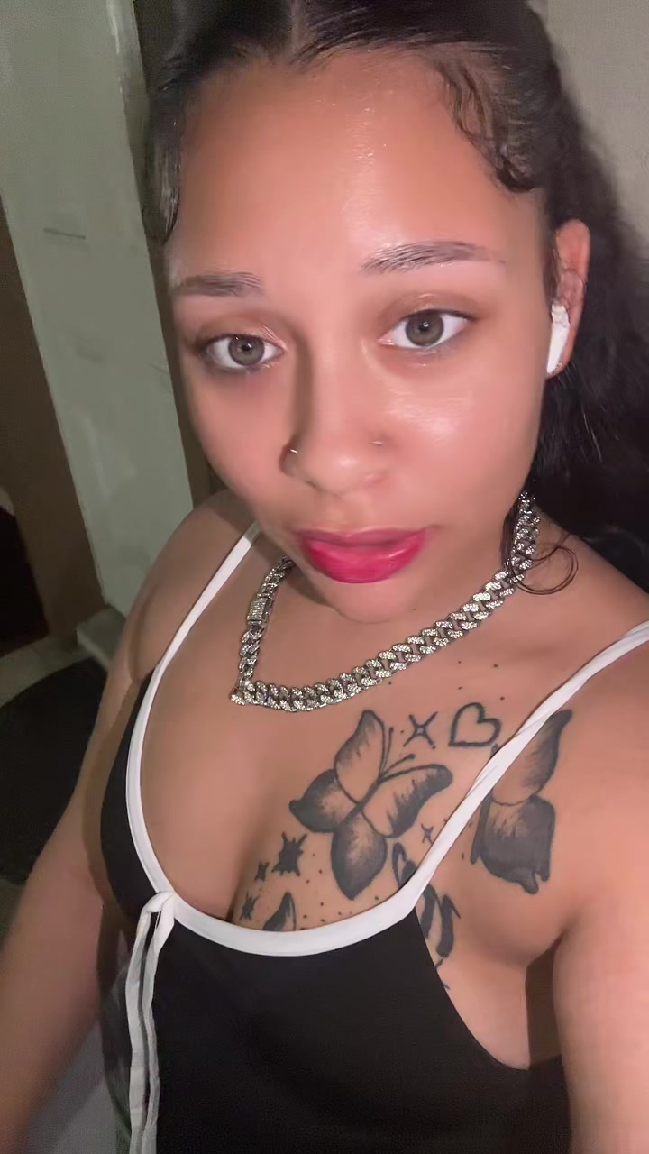 @Pretty_Krissy
