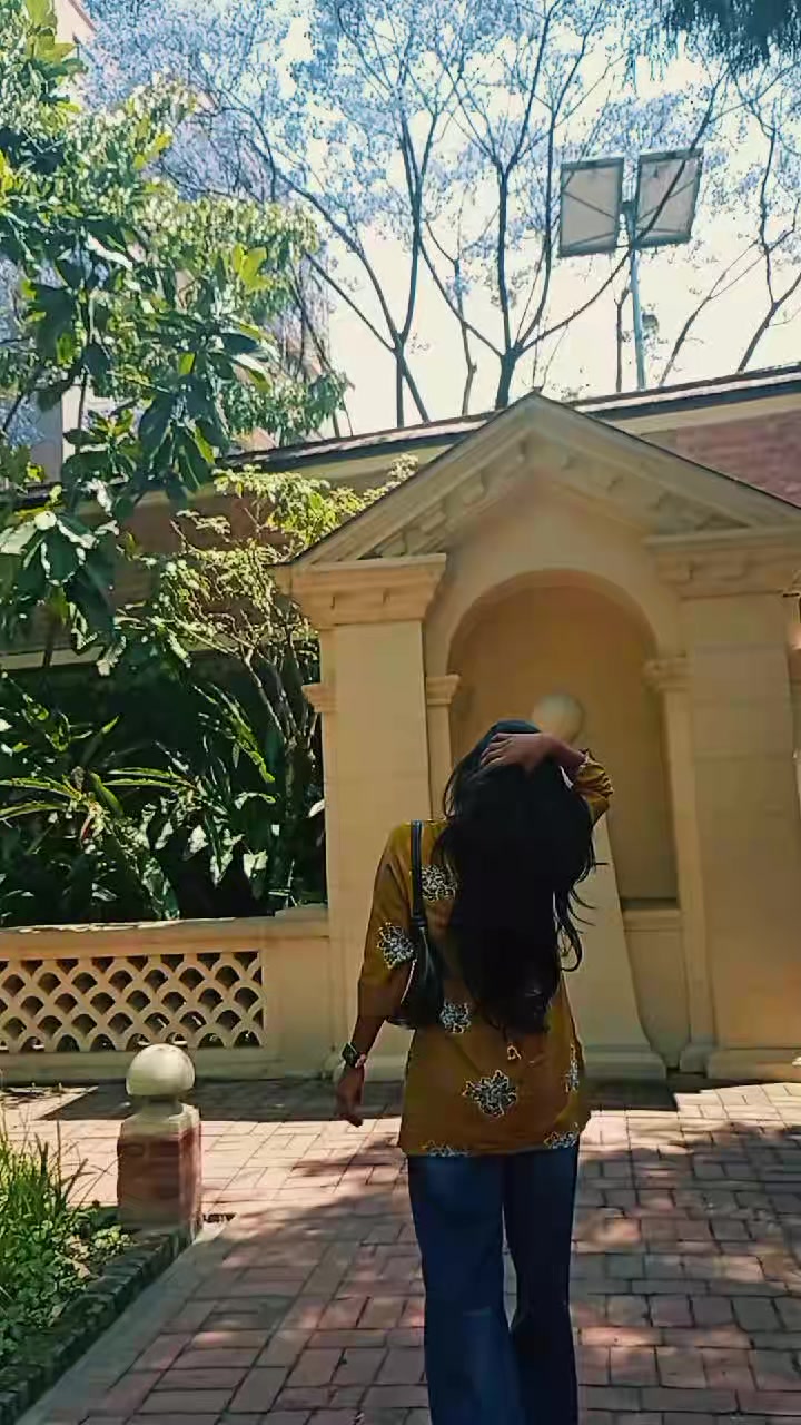 @rakhi thakur🌸🕊️