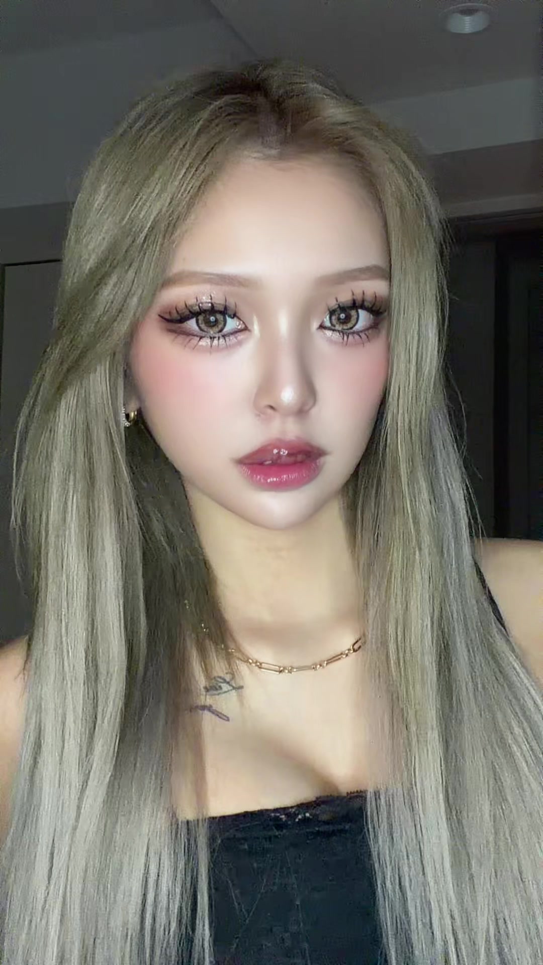 @マユ