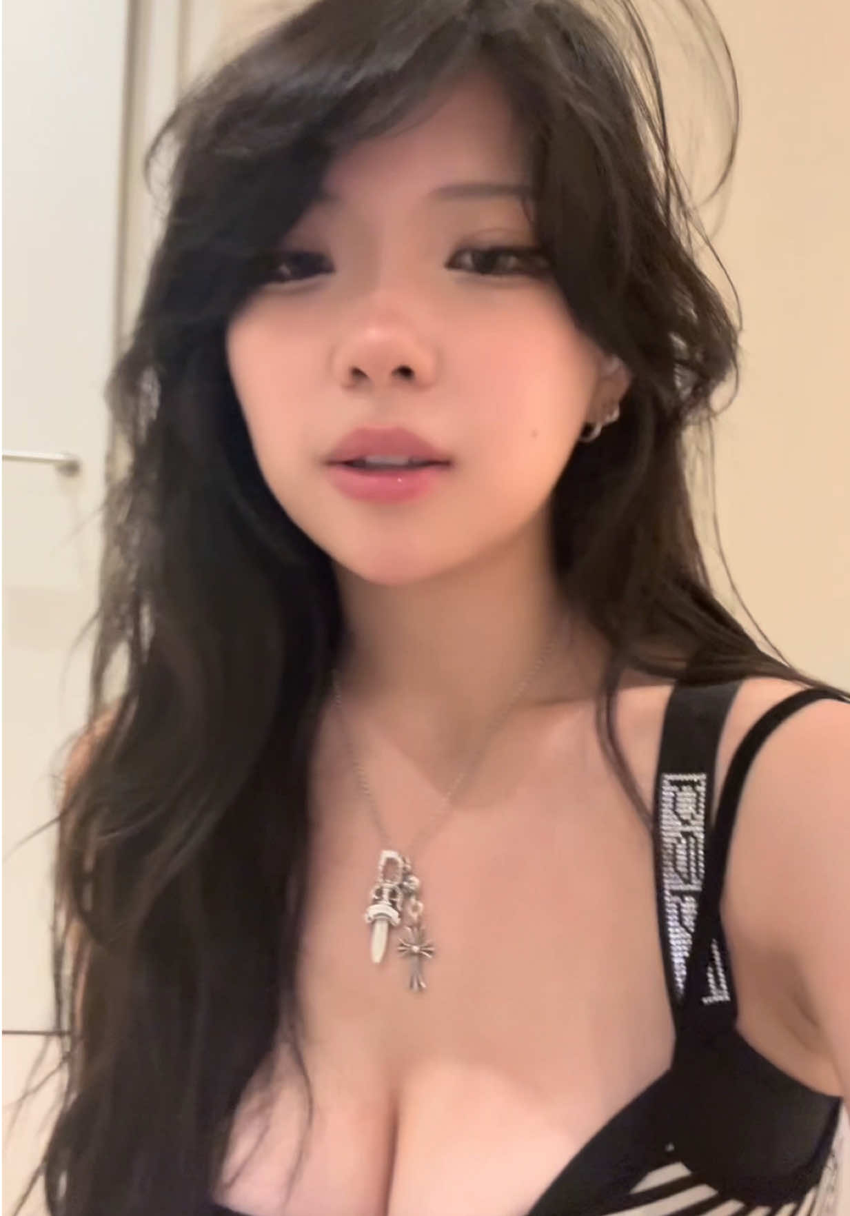 @anika