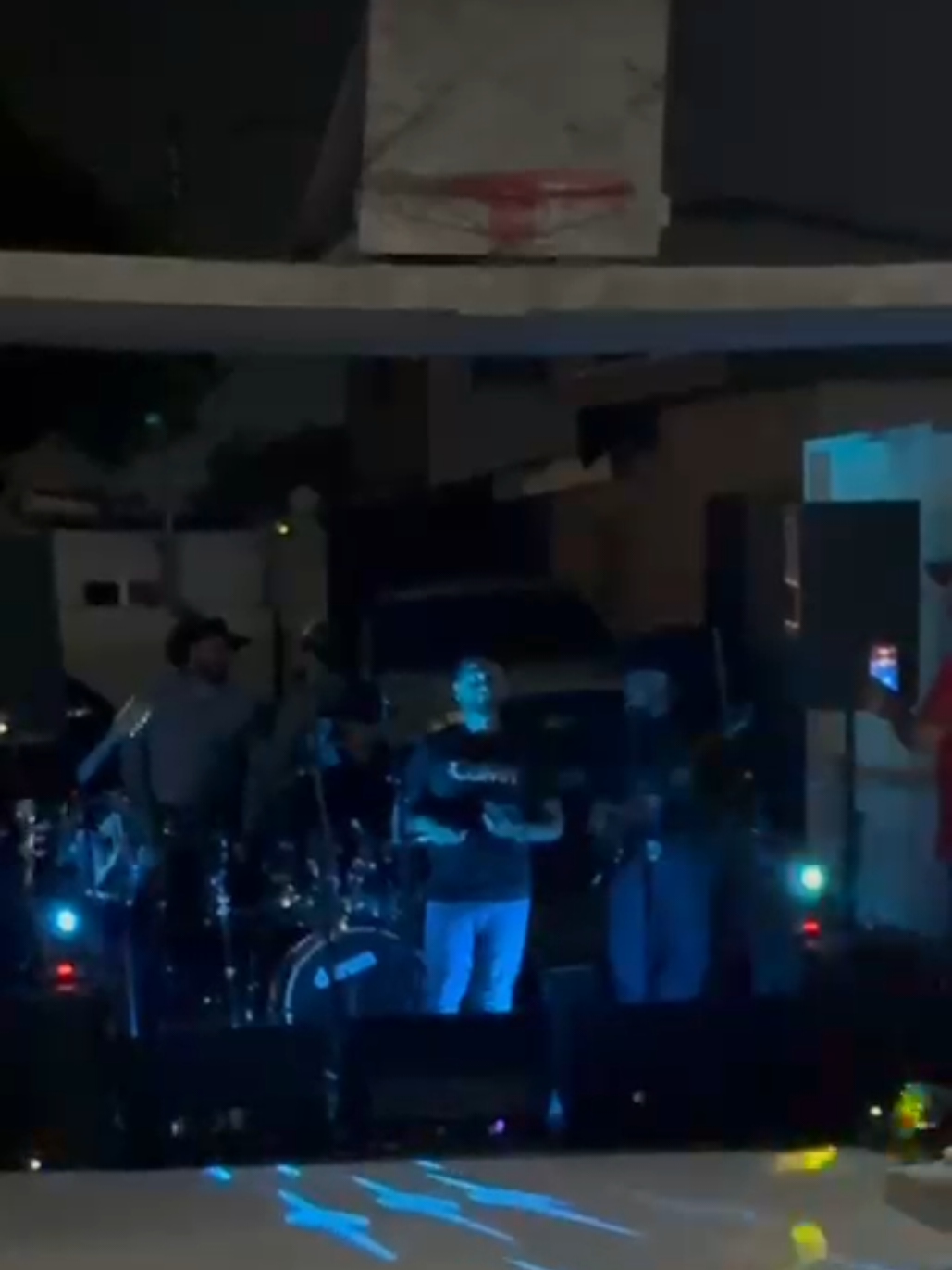 @Adán Martínez