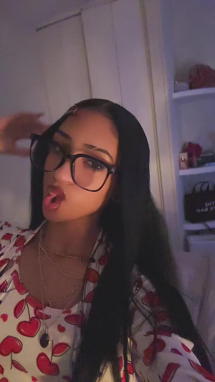 @🧛🏼♀️