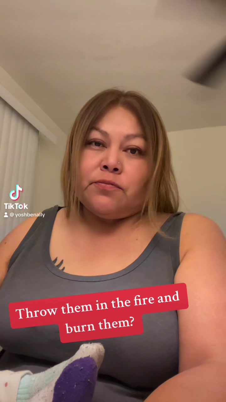 @yoshlittlewoman