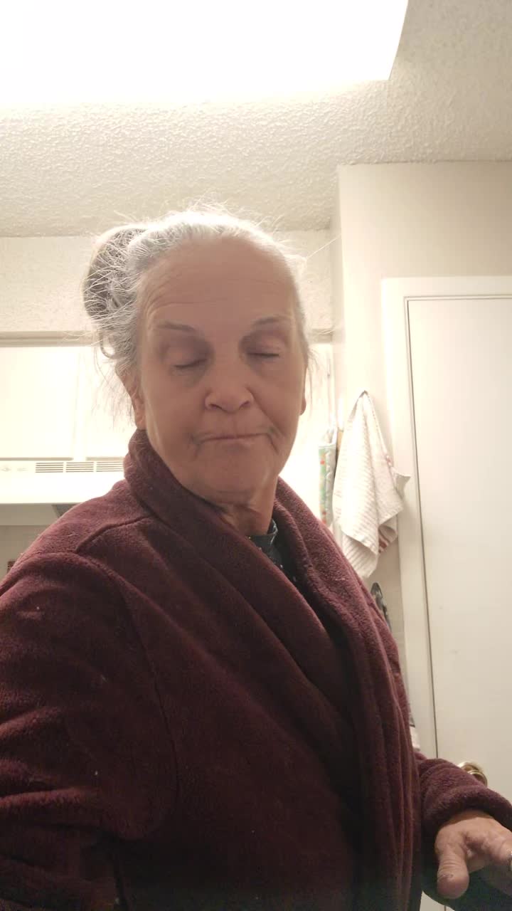 @granny at kitchen table 🎼🎵❌️