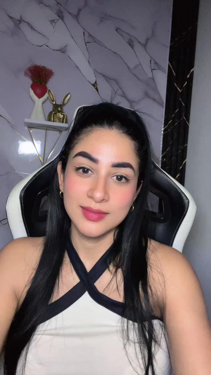 @Rocio- te Sigue