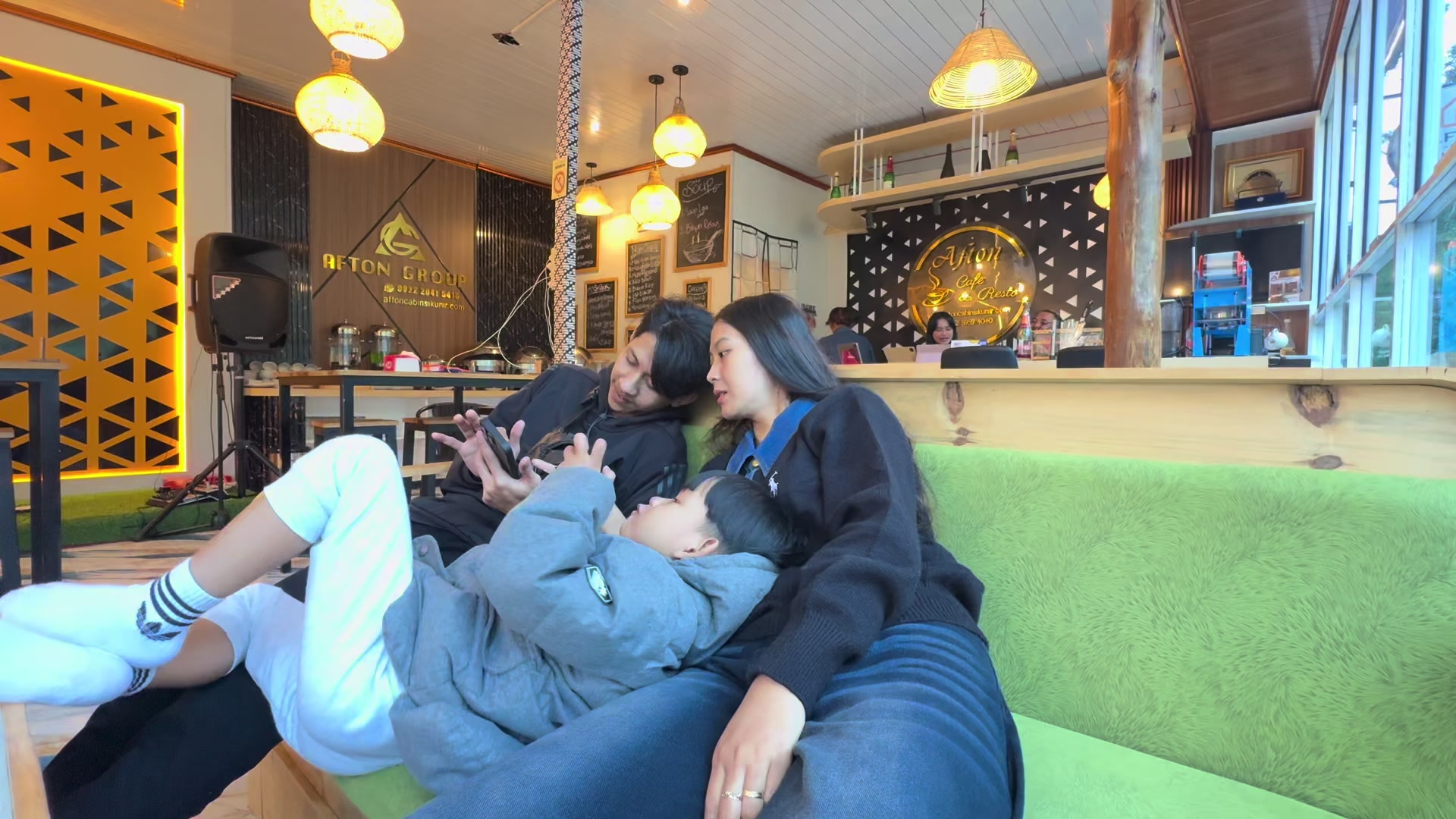 @INDAH ✨