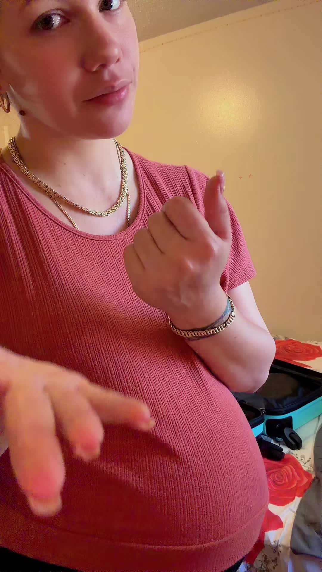 @* @AriannyReviews
