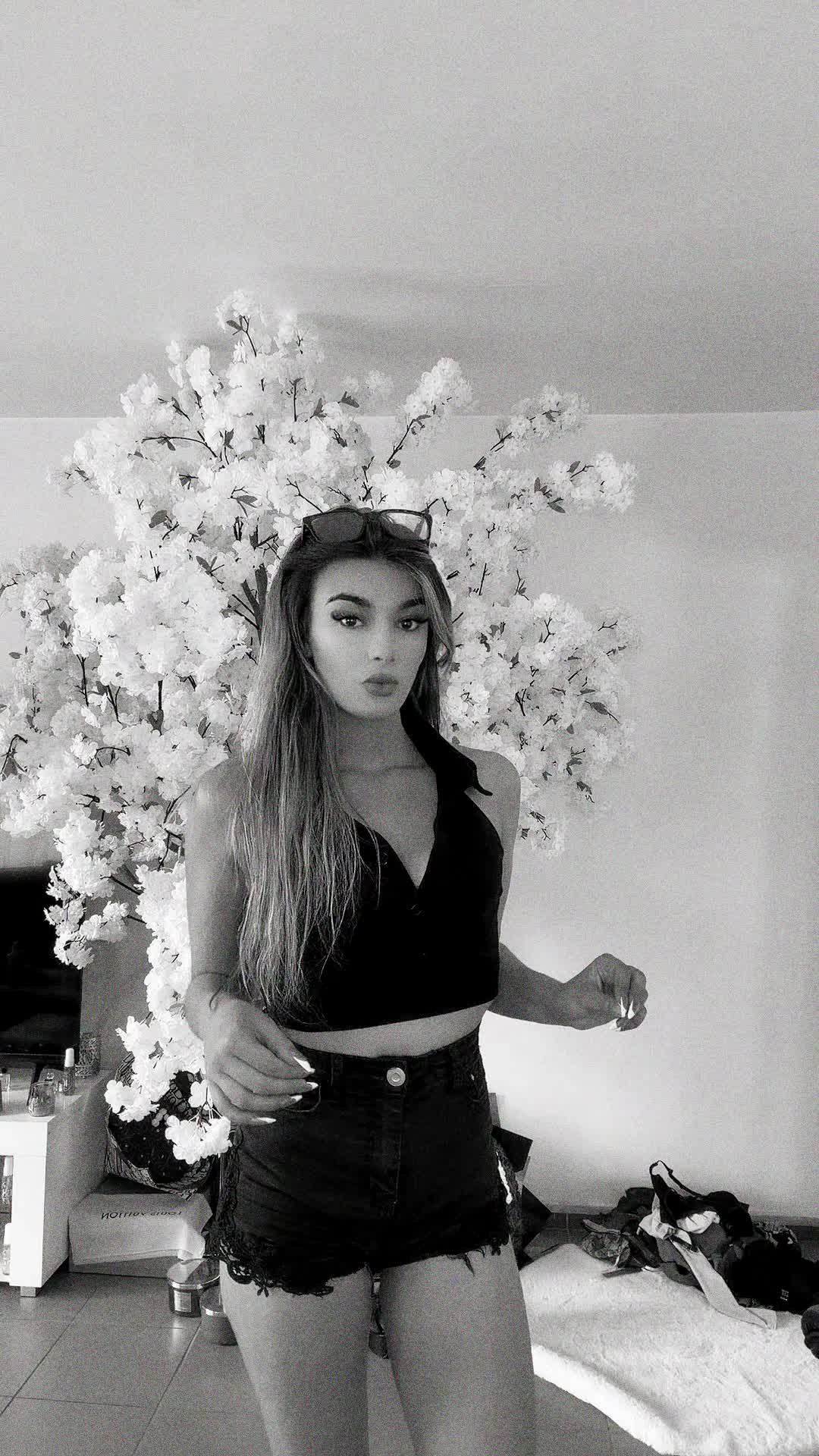 @Madame C&oelig;ur Noir. 🖤
