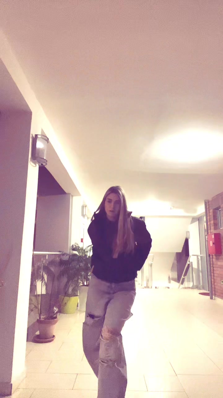 @S R