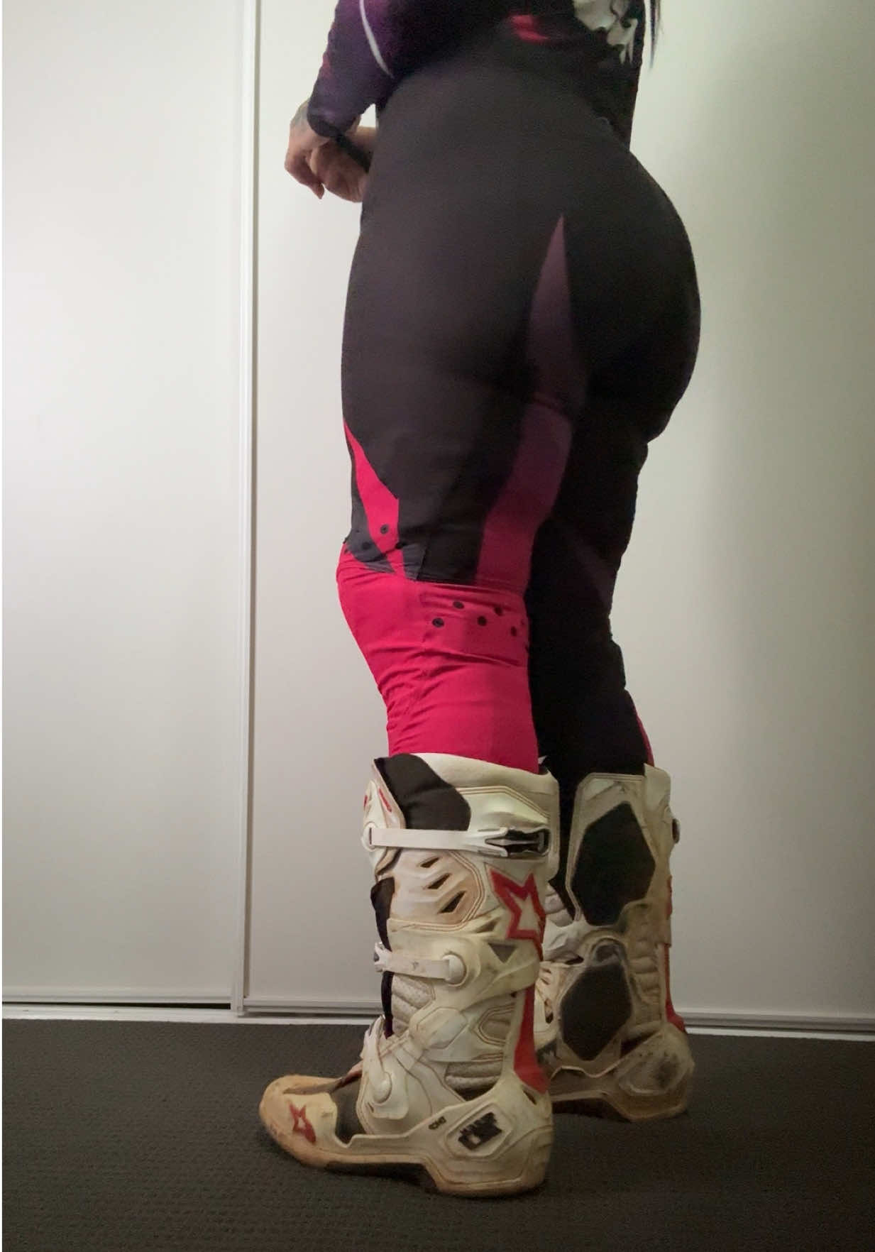@knucklebunnidesign
