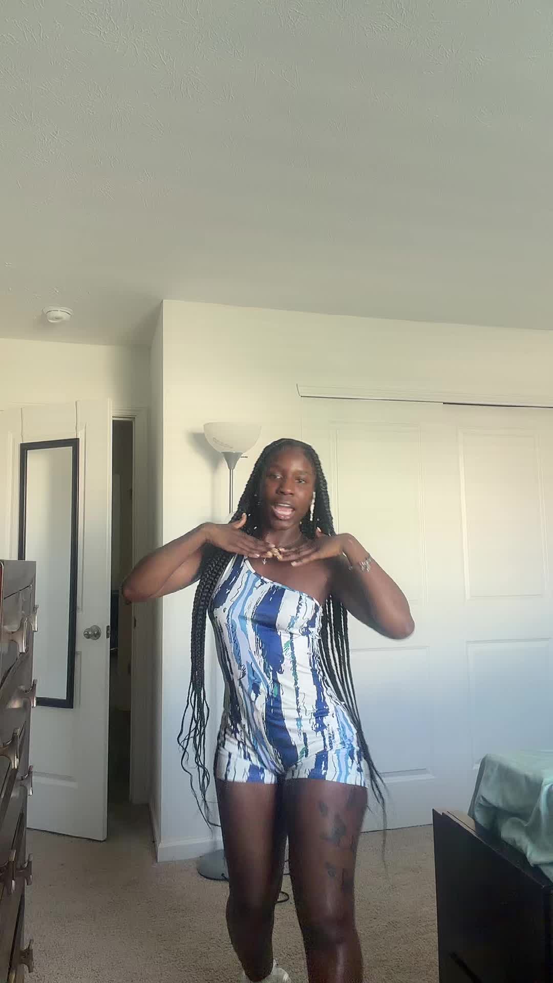 @theyadoreruthie