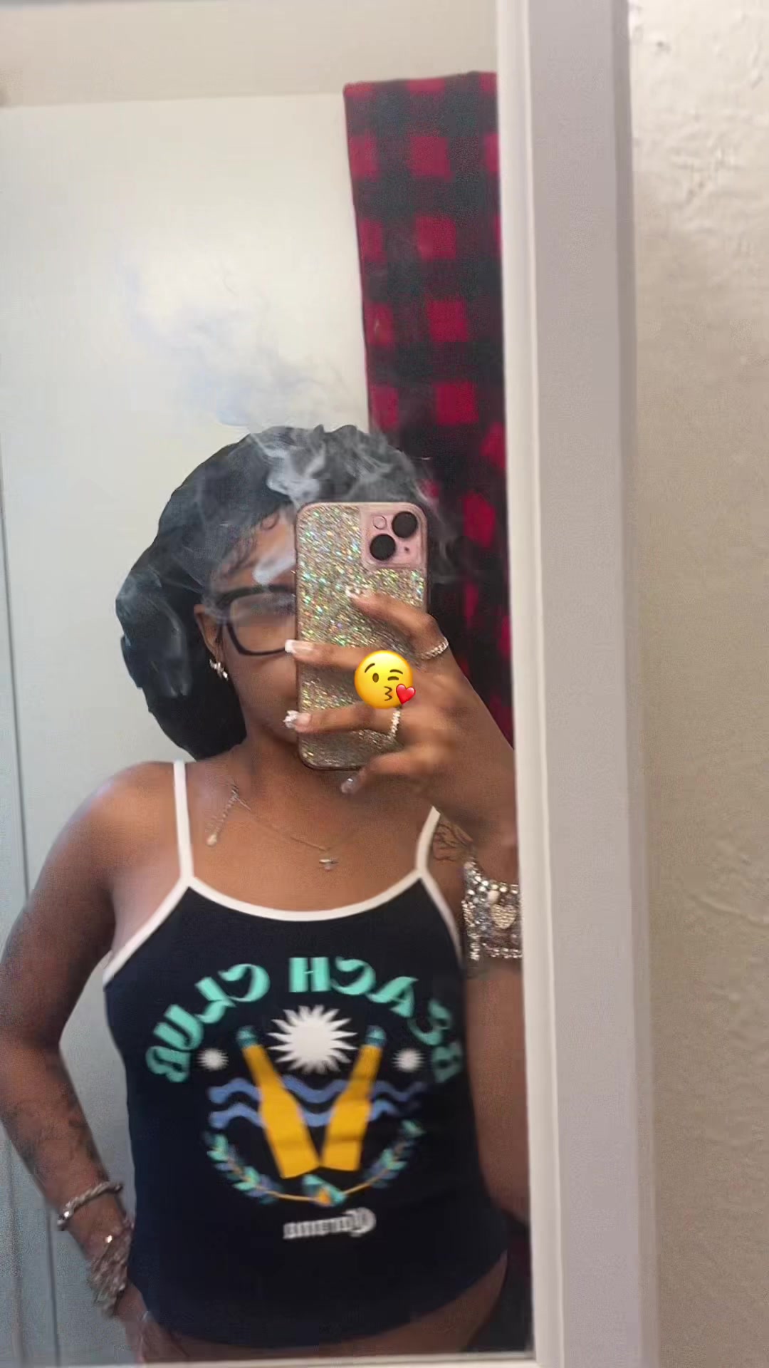 @_ms.h0lly_wood