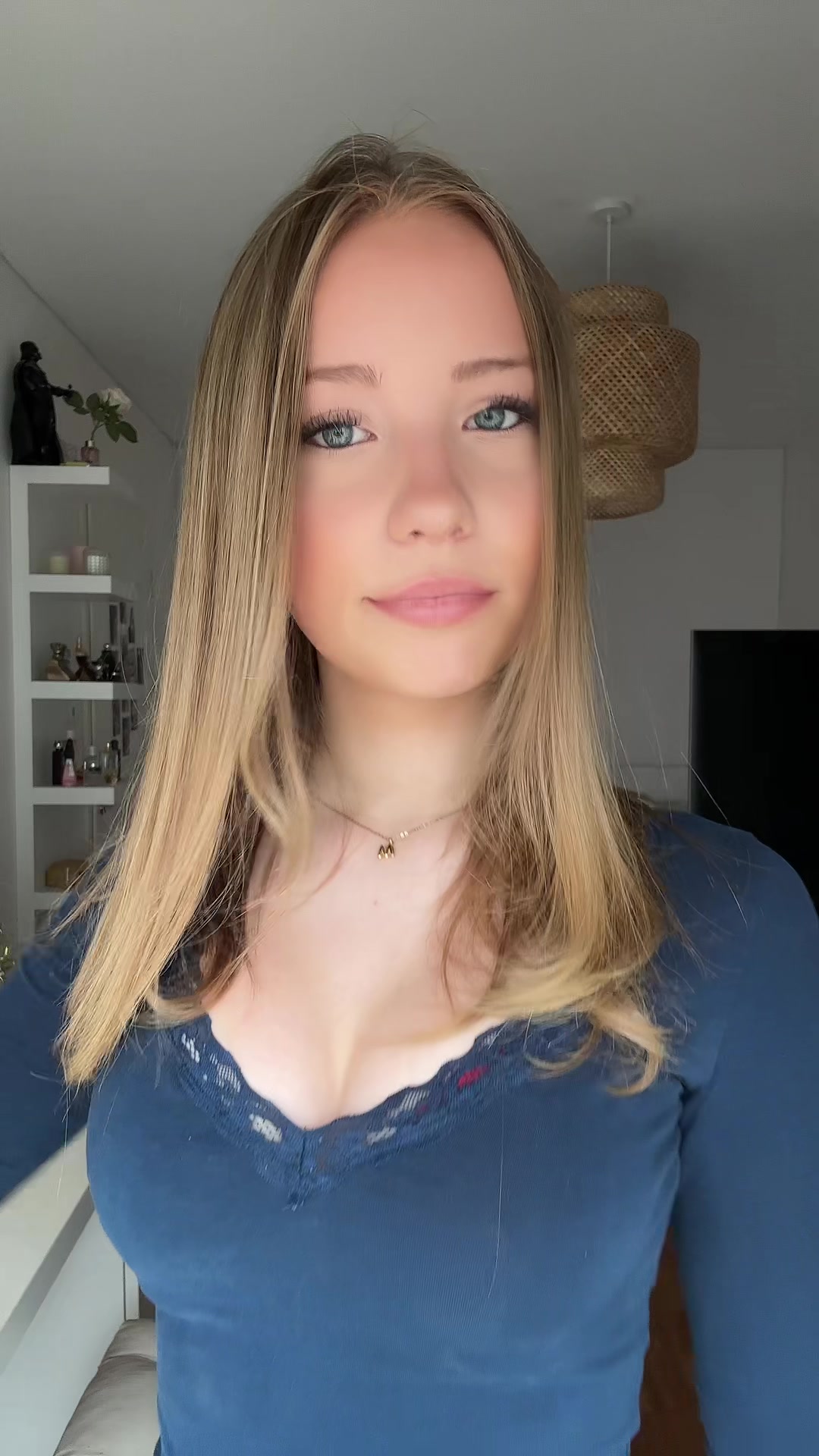 @???