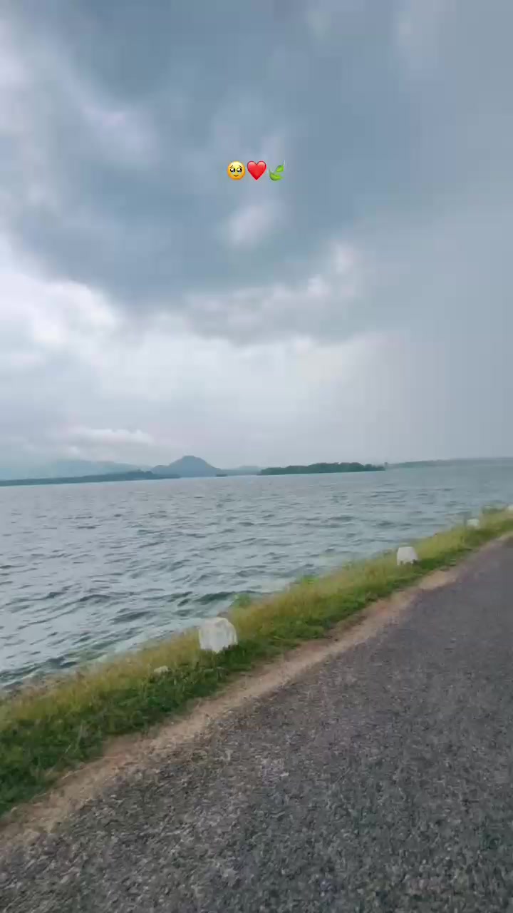 @Aksha_kapugedara