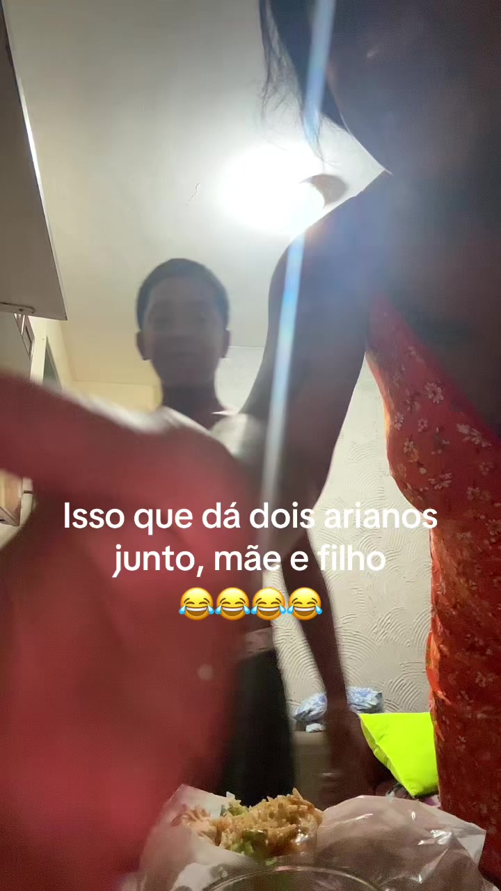 @M&ocirc;nica
