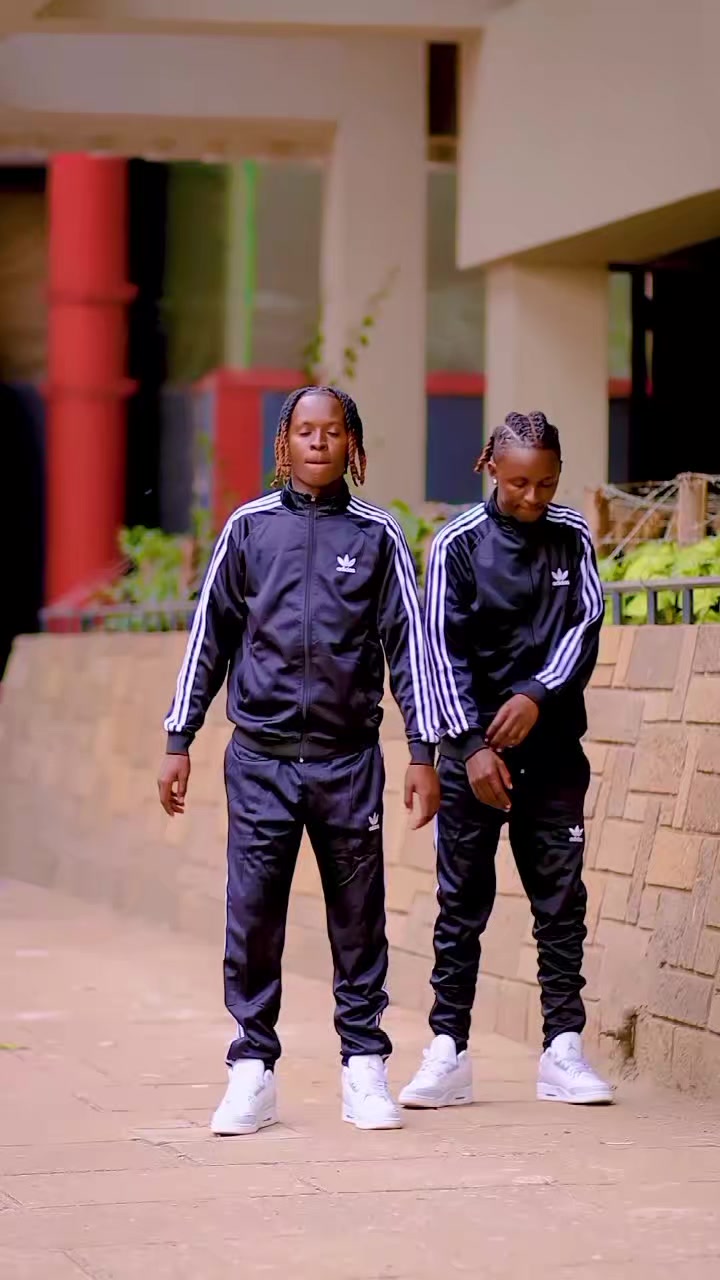 @Twinstars Africana🇰🇪