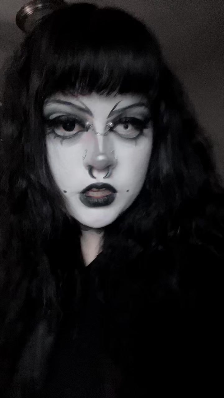 @🗡️Aleena 🗡️
