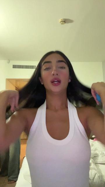 @אגם שוקרי-החלקות שיער