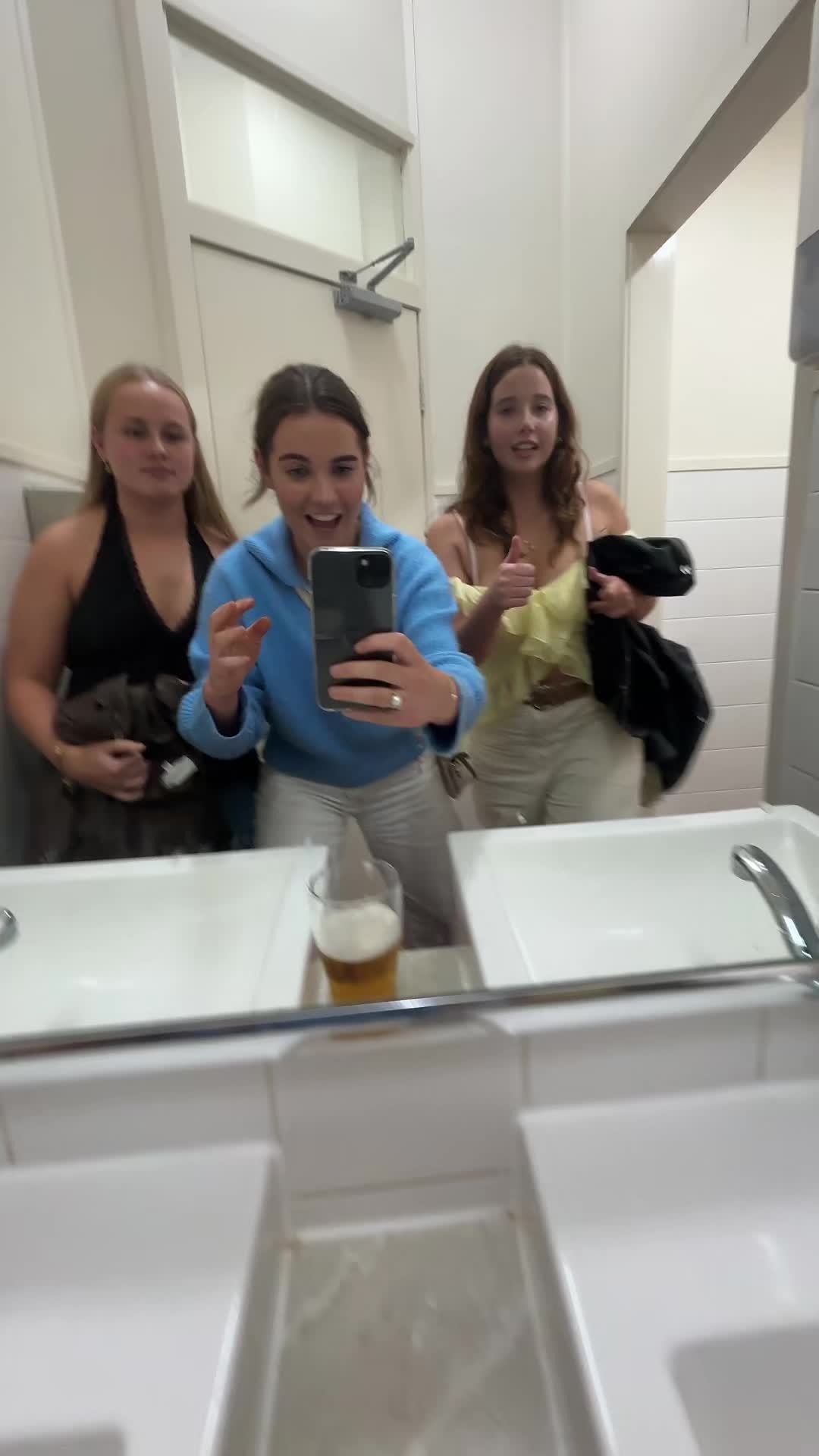 @Lara