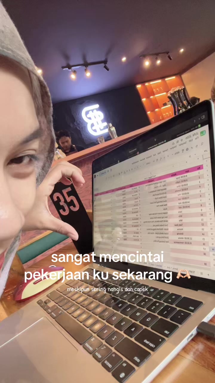 @Maudhy Ferari