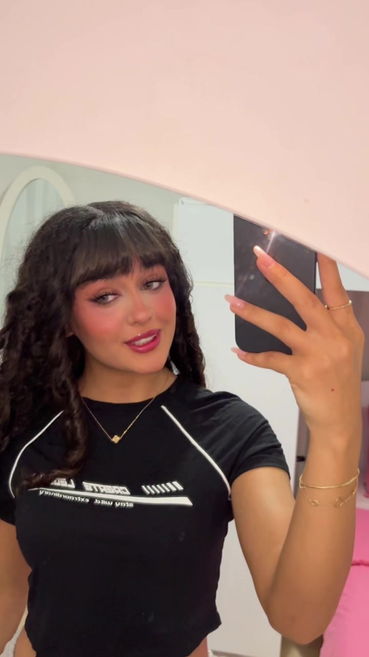 @iihelliyaa