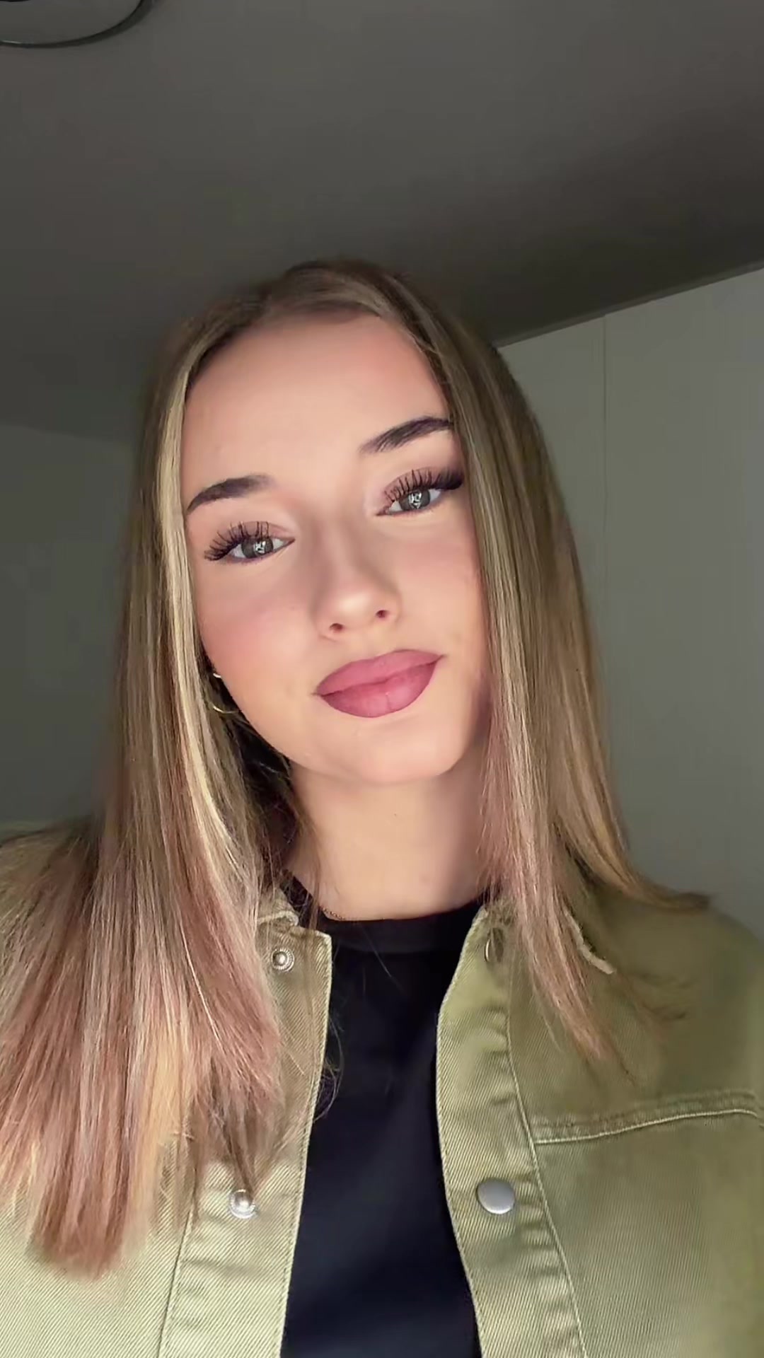 @emi04ly