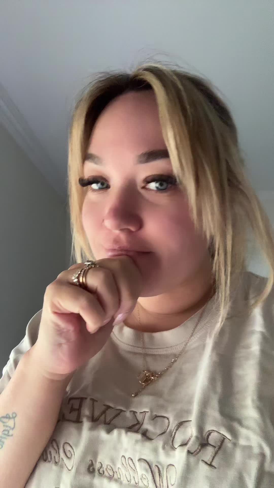 @laurenstbrshelf
