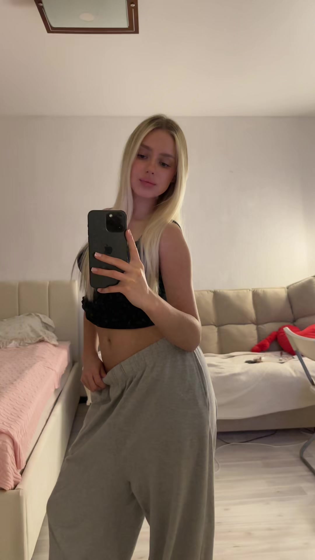 @ahhriri