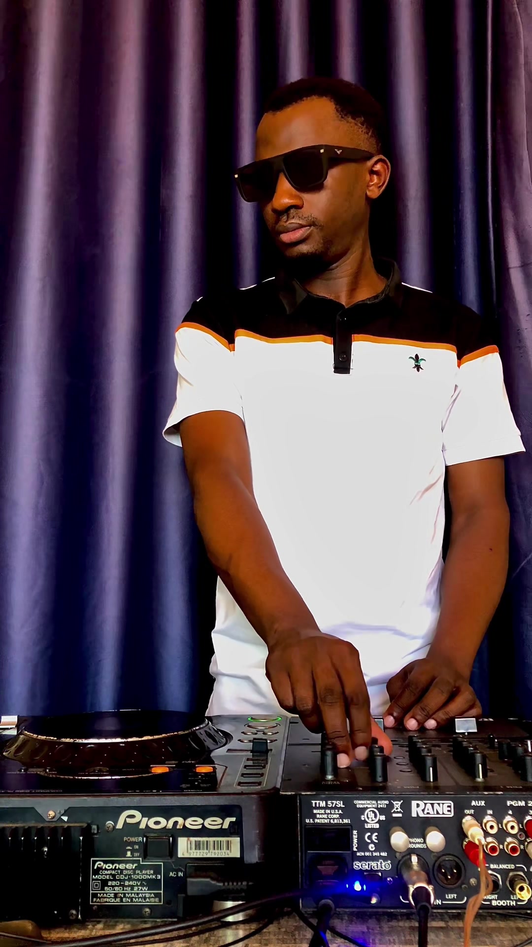 @DJ LEON UG