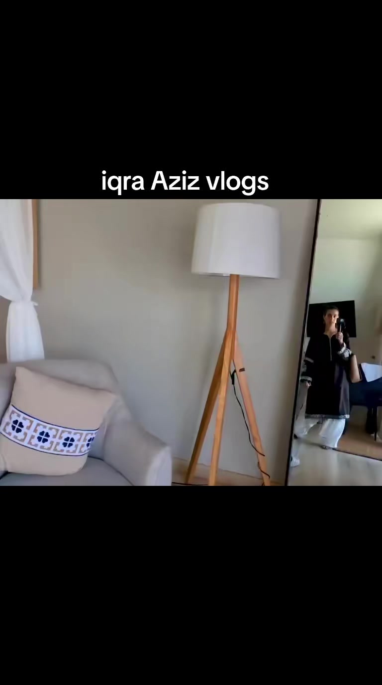 @iqra Aziz vlogs