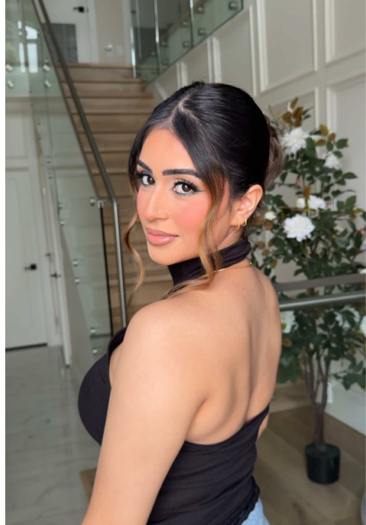 @raveenadhillonn