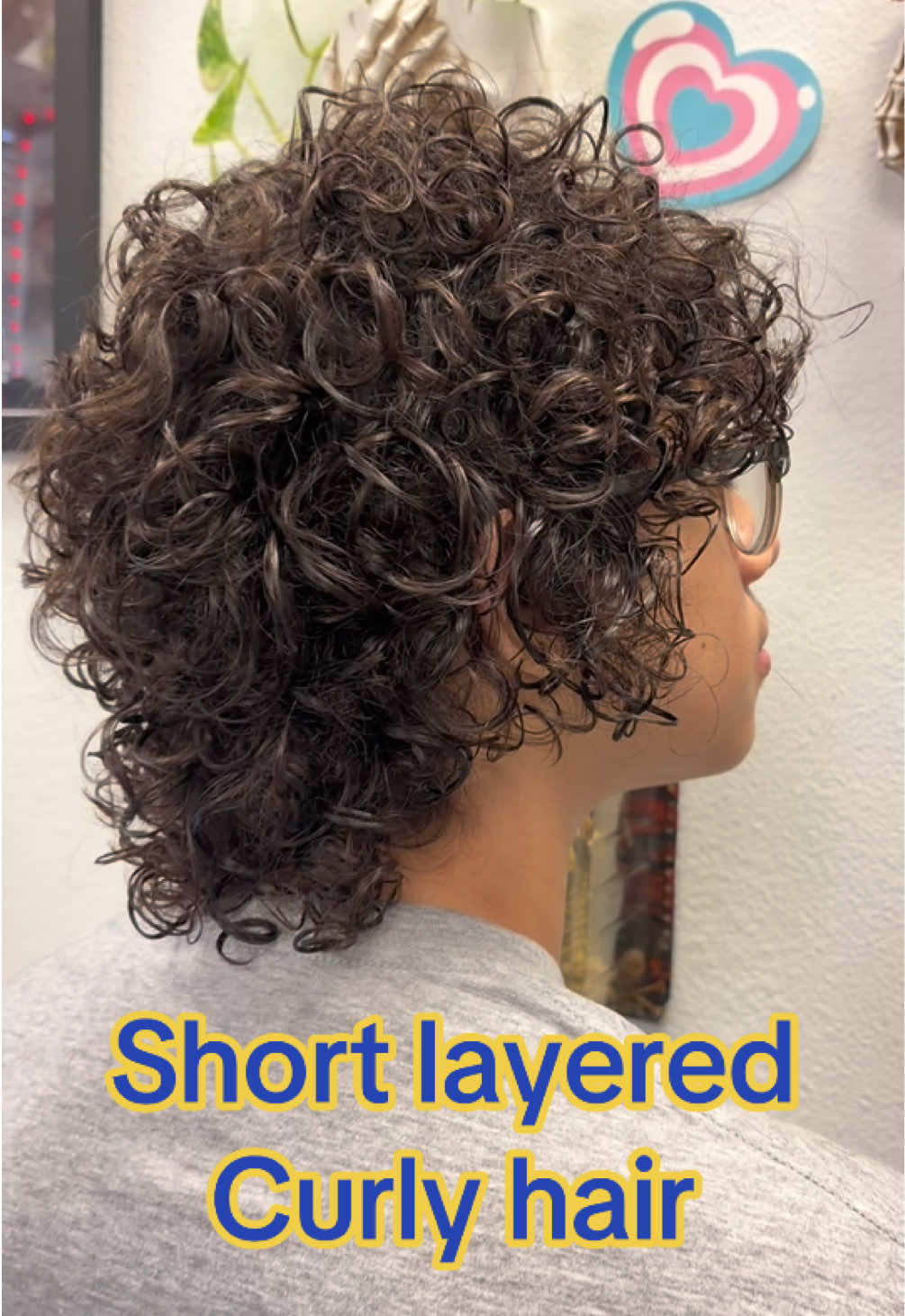 @Looks That Kill Salon