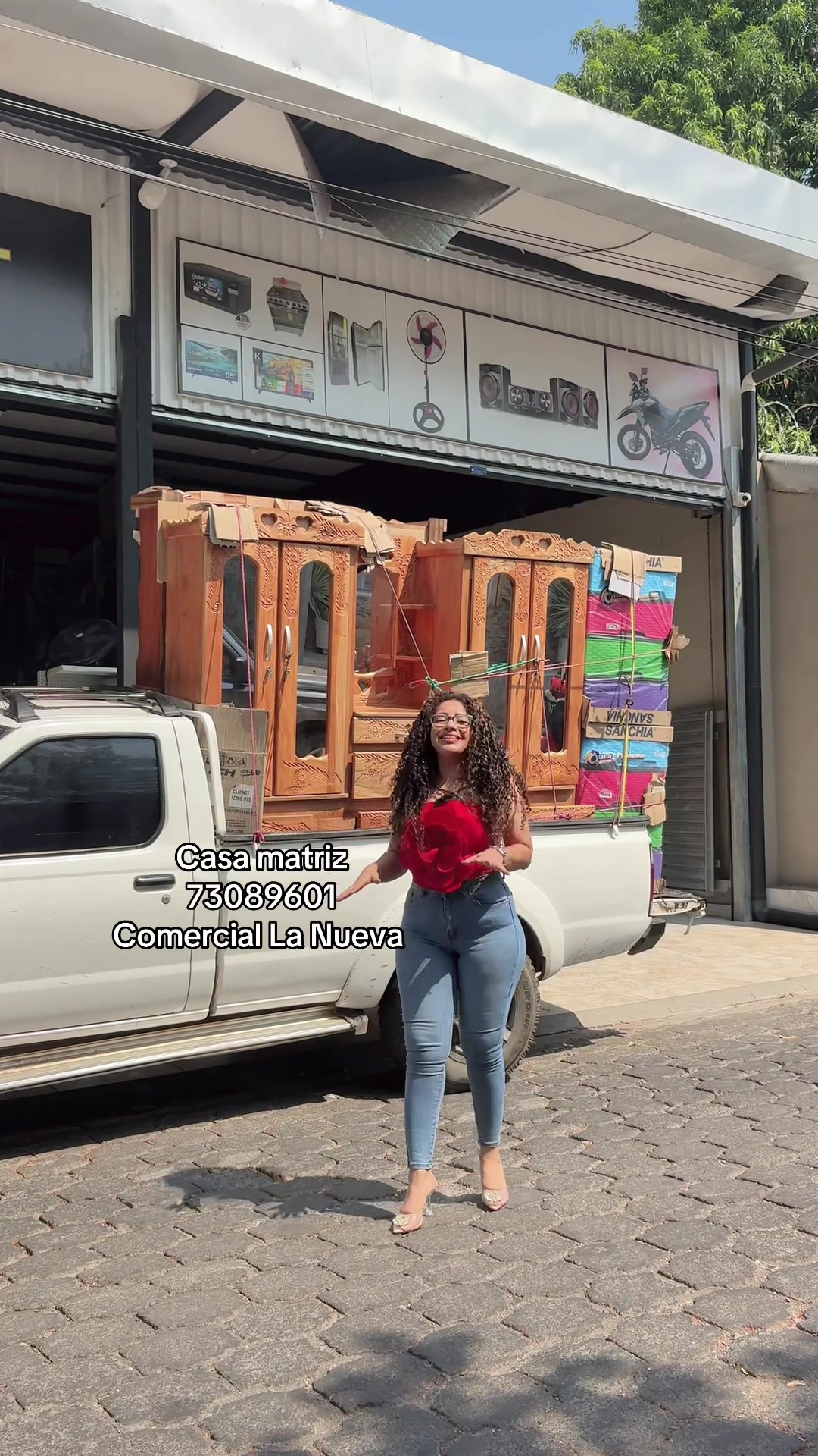 @comercial la nueva oficial1