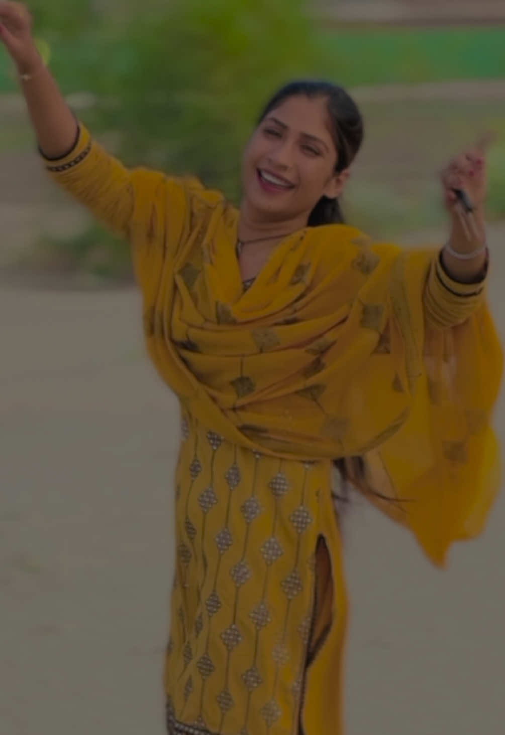 @Mahii_💔_Khan
