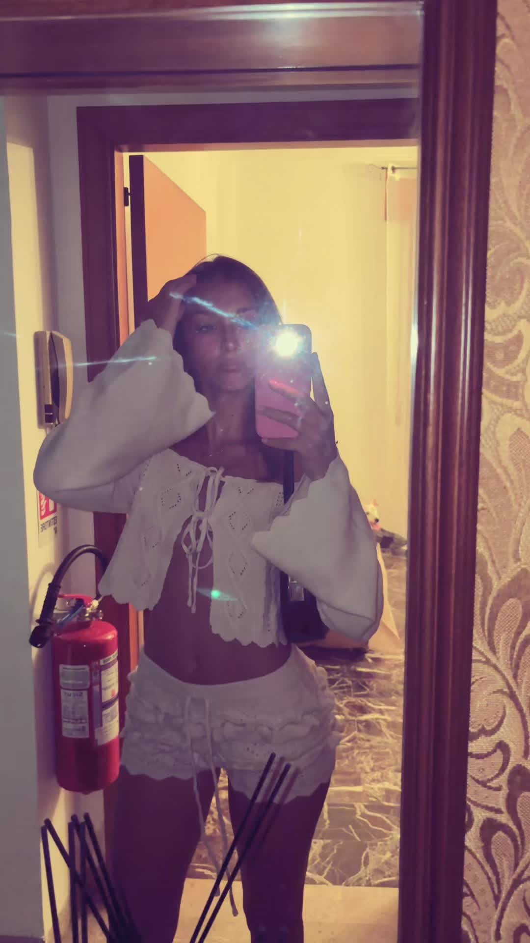 @Fè🔗