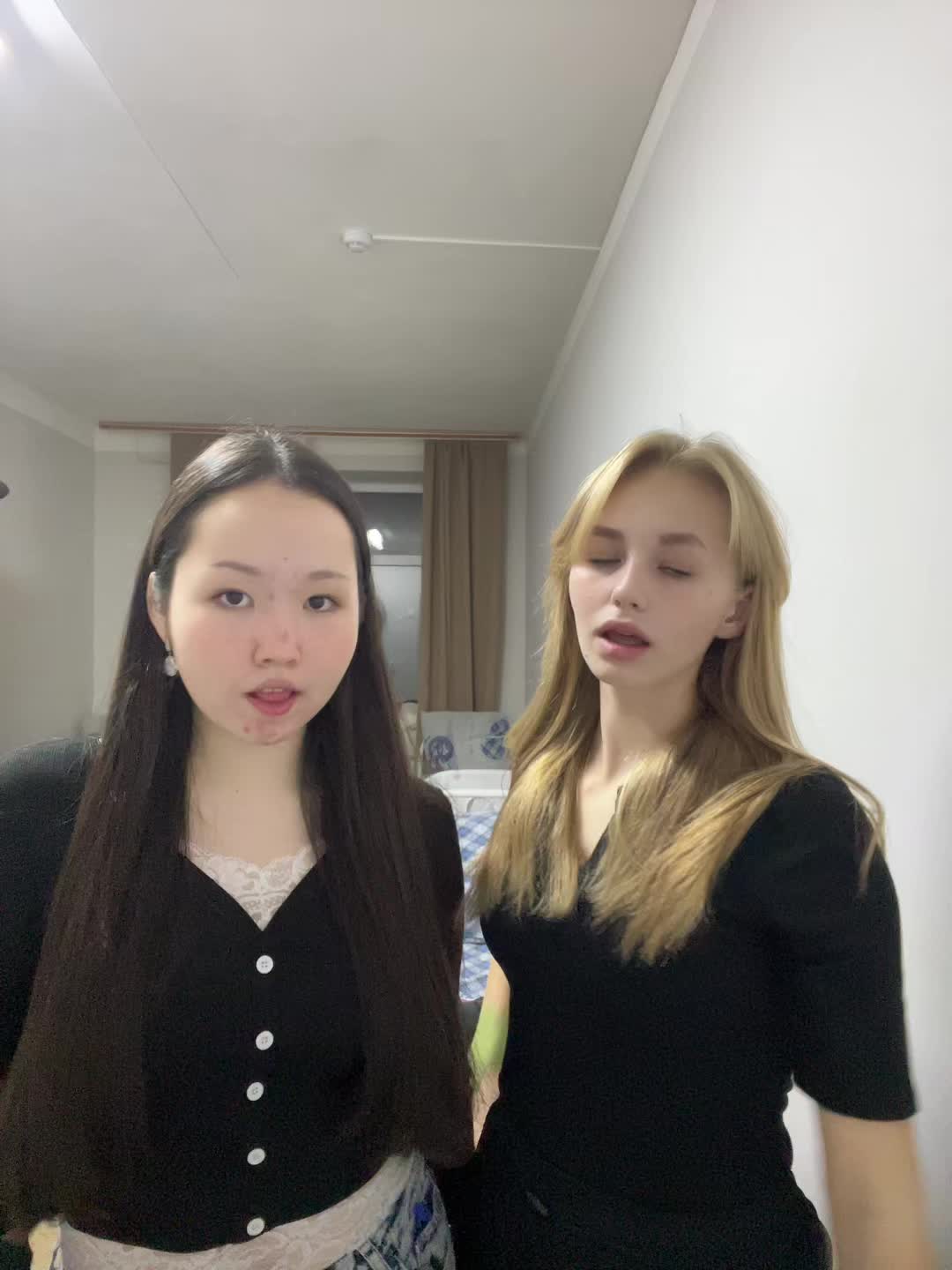 @vikkyyy