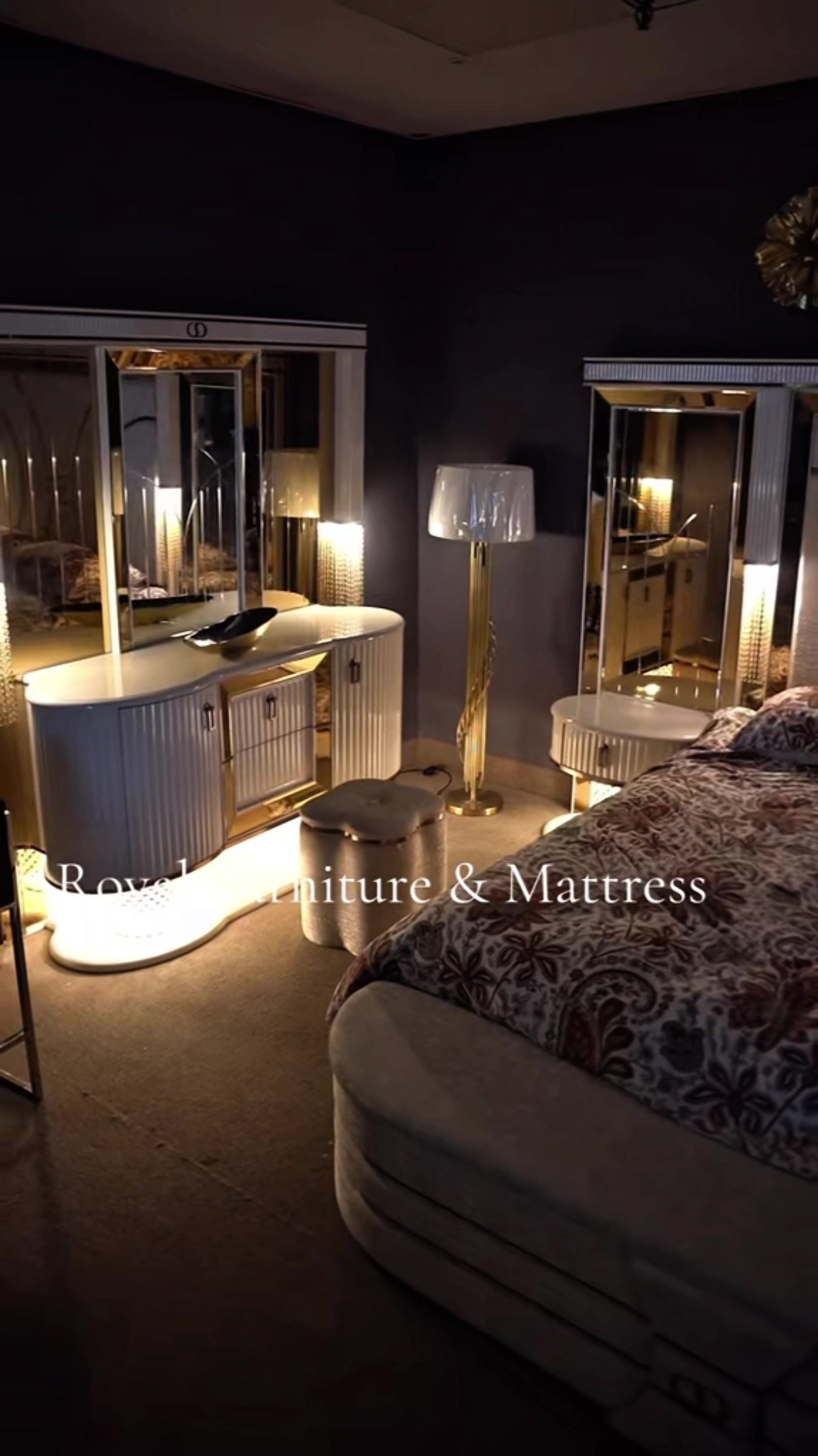 @Royal living furniture