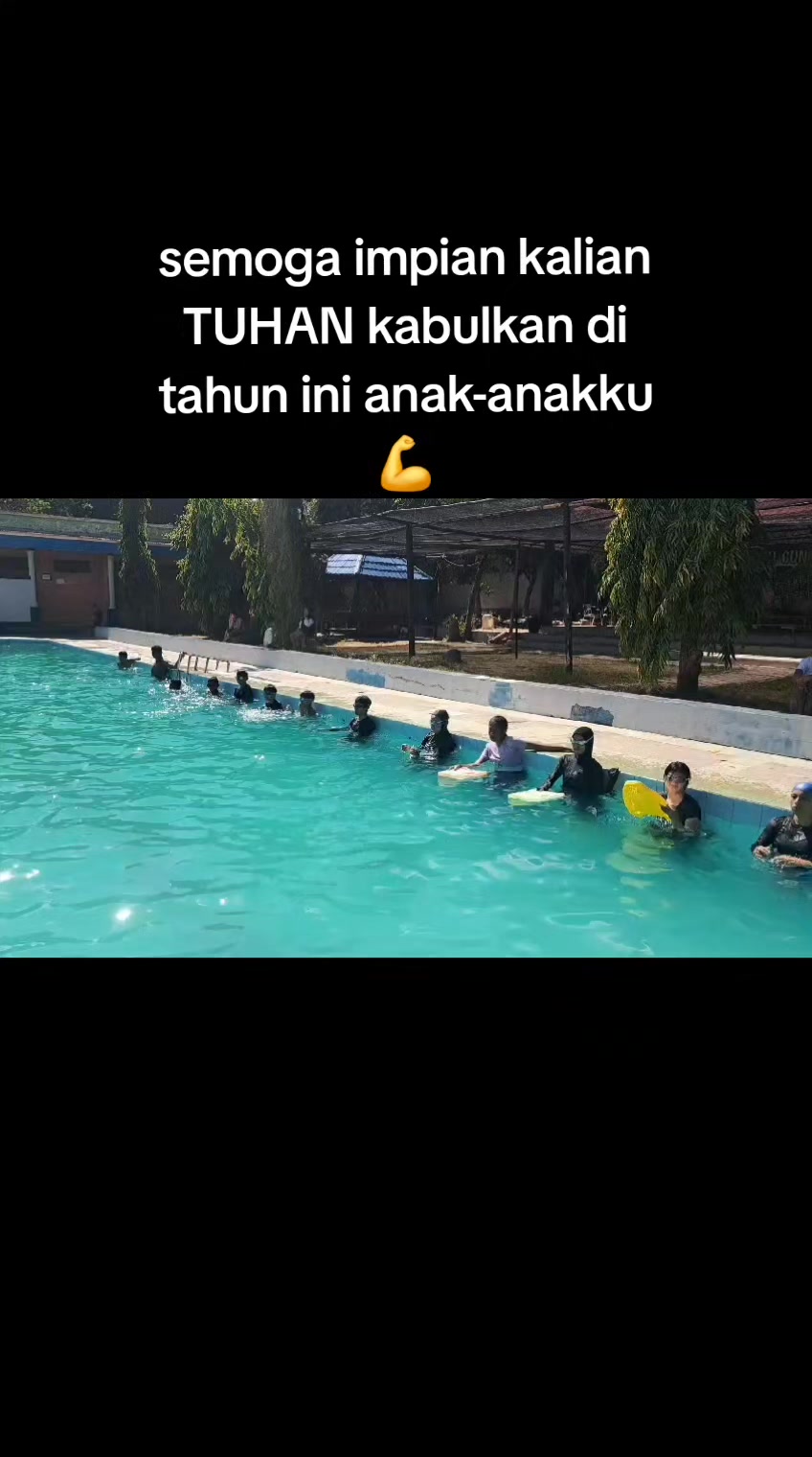 @Ria swimming NTT